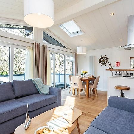 Wootton Bridge  Woodside Bay Lodge Retreat المظهر الخارجي الصورة