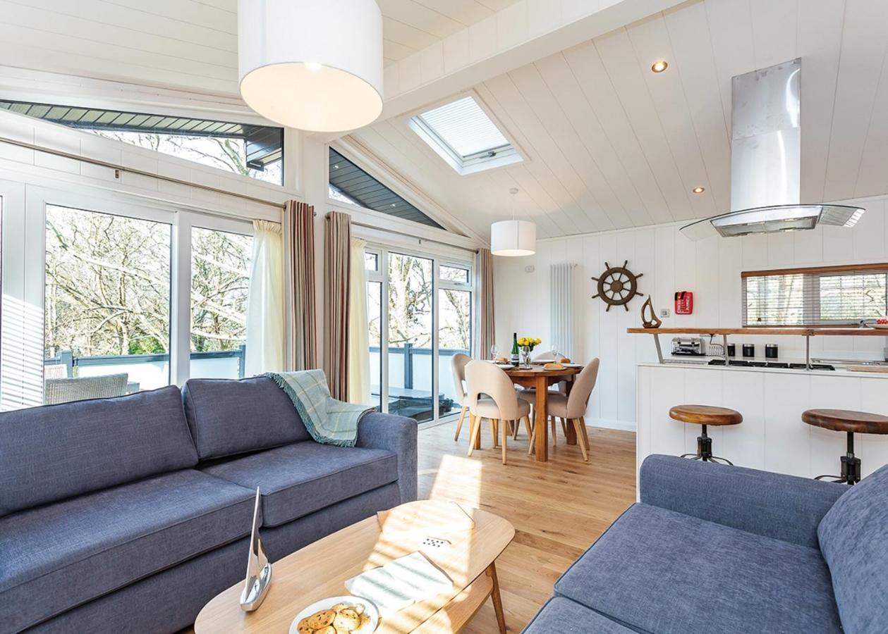 Wootton Bridge  Woodside Bay Lodge Retreat المظهر الخارجي الصورة